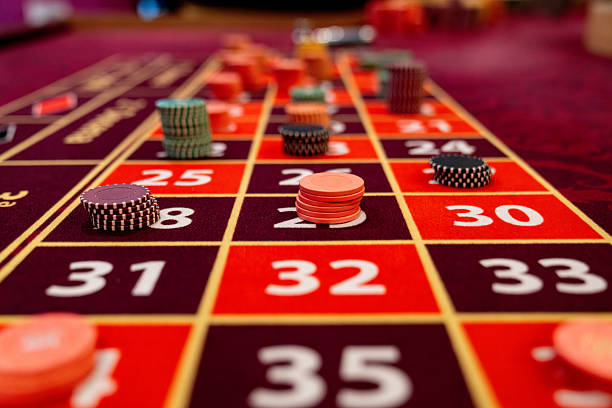 bulan 33 Evolution Baccarat & Roulette